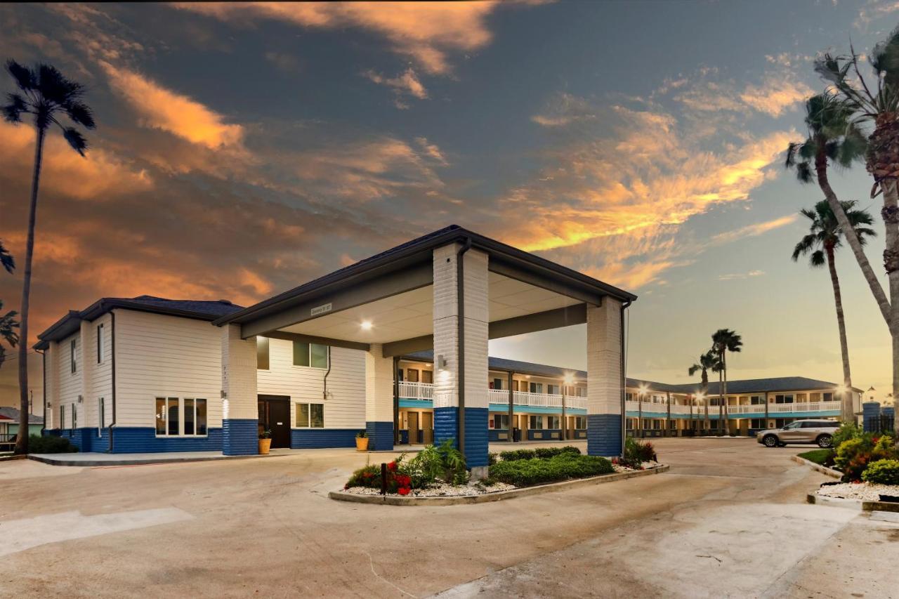 Captains Quarters Motel