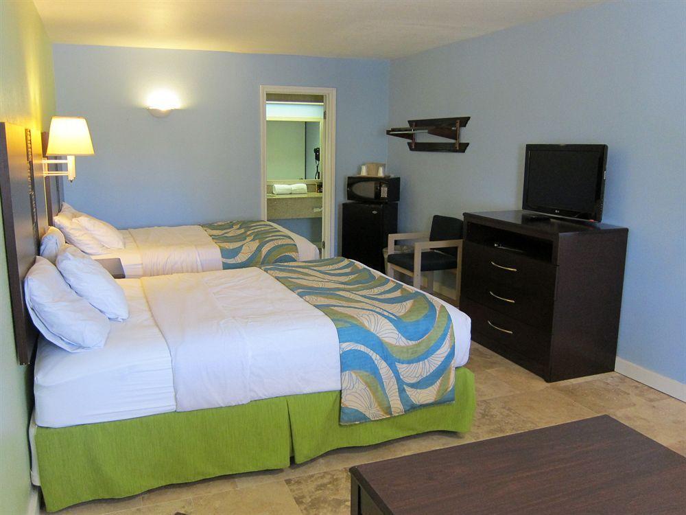 Captains Quarters Motel
