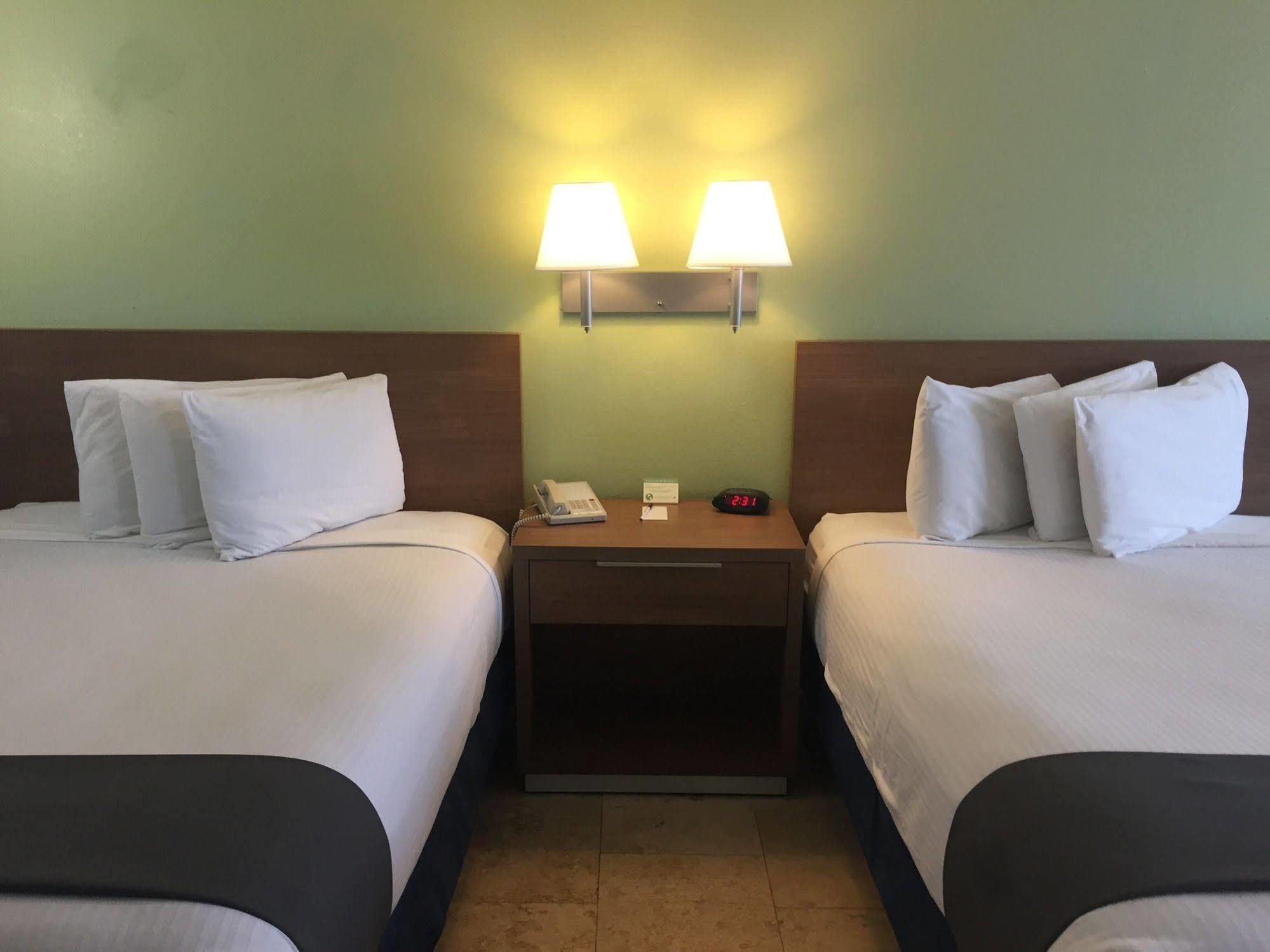 Motel Captains Quarters 2*